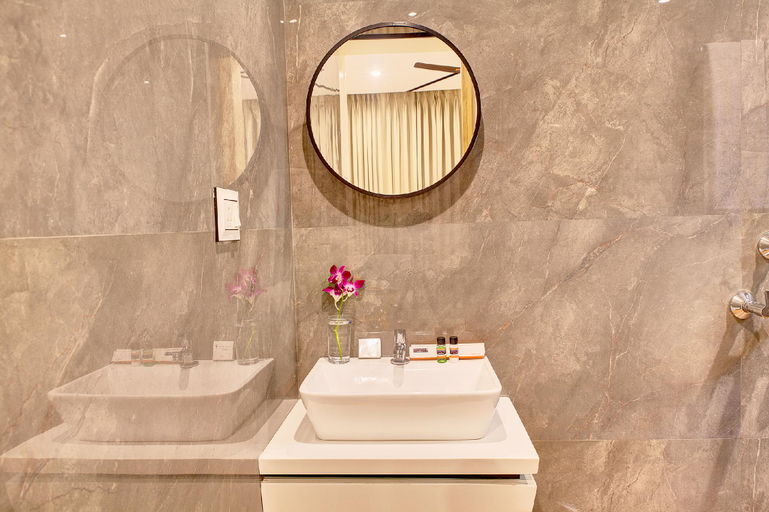 Shower, Gateway Transit Hotel, Bangalore Rural