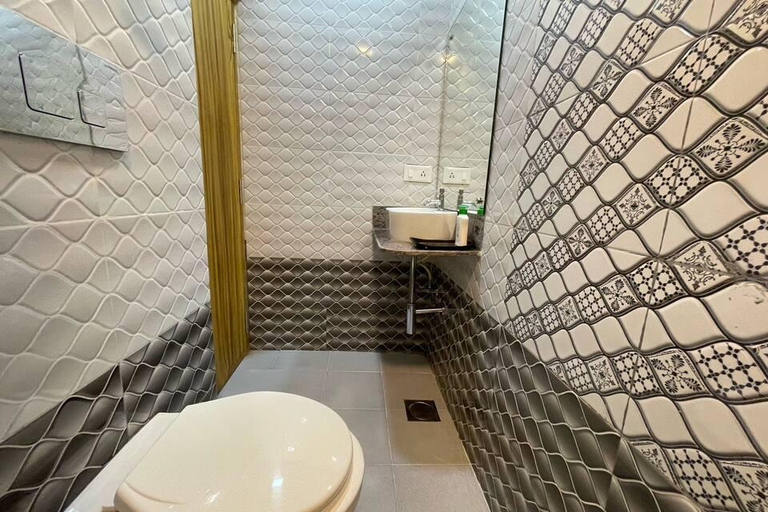 Bathroom 2, Blu Lagoon, South Andaman