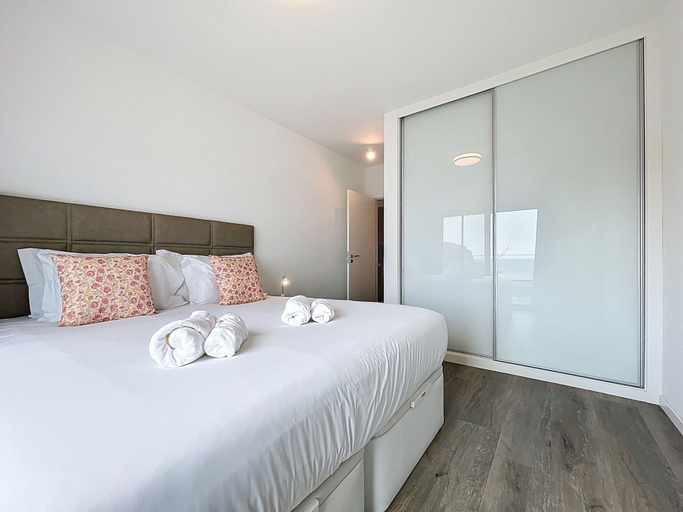 Room 2, Cliff Ocean Apartment by Atlantic Holiday, Santa Cruz