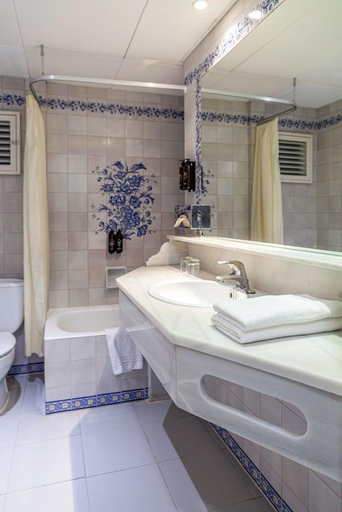 Bathroom 5, Playasol, Almería
