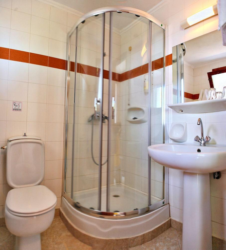 Bathroom 5, Pasiphae, North Aegean
