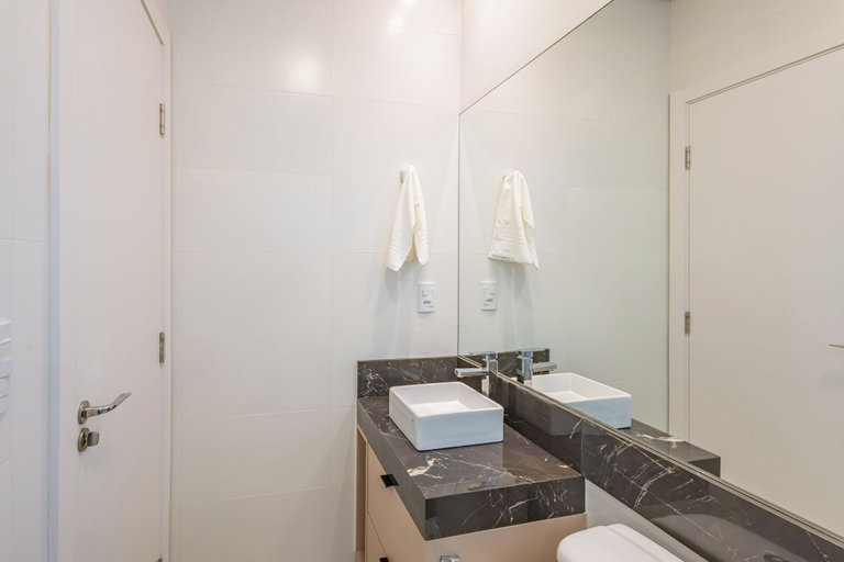 Bathroom 5, Modern Apt 800m From Beach Itapema Jzz702, Itapema