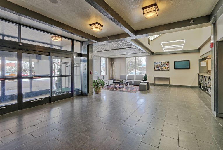 Public Area 2, Ramada Plaza by Wyndham Albuquerque Midtown, Bernalillo