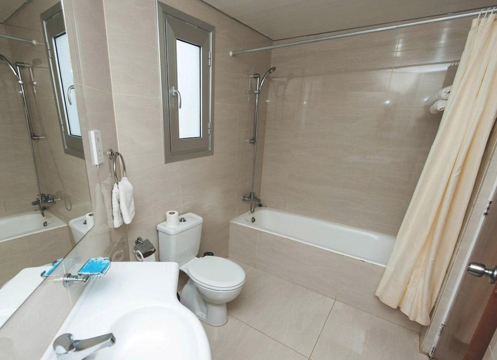 Bathroom 4, Marlita Beach Hotel Apartments
