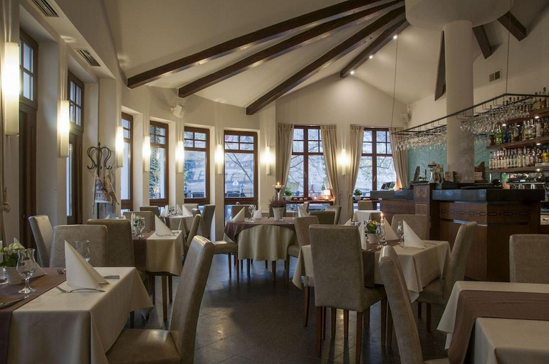 Food & Drinks 4, Baltica Residence, Gdańsk City