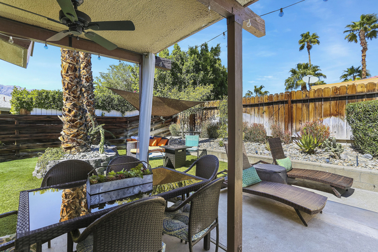 Outdoor dining, Tranquil Padua Pad, Riverside