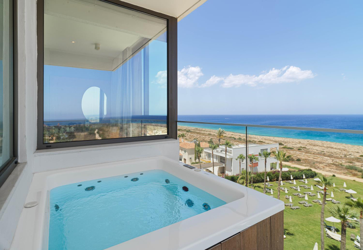 Sport & Beauty 2, Leonardo Crystal Cove Adults Only