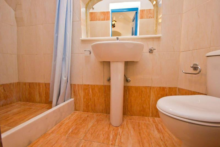 Bathroom 3, Sweet Pop, South Aegean