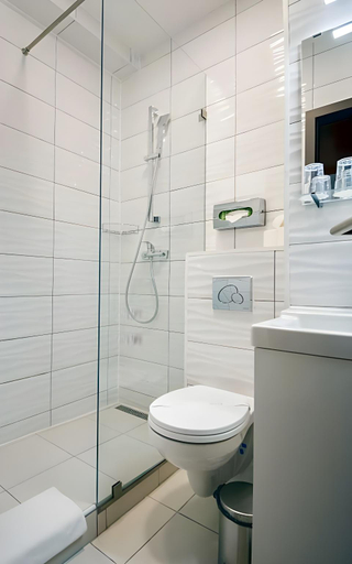 Bathroom 4, Hotel Orion, Budapesti