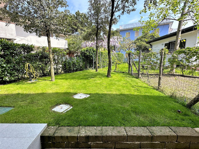 Garden 5, Quiet villa with private garden and BBQ, Venezia