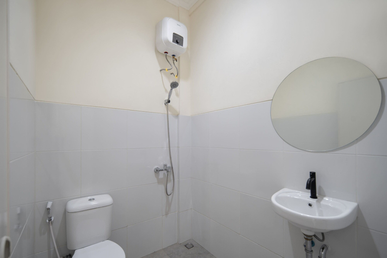 Bathroom 5, Cove Kyai Maja 2, Jakarta Selatan