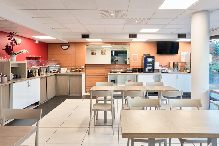 Food & Drinks 5, Comfort Aparthotel Versailles Saint Cyr l'Ecole, Yvelines