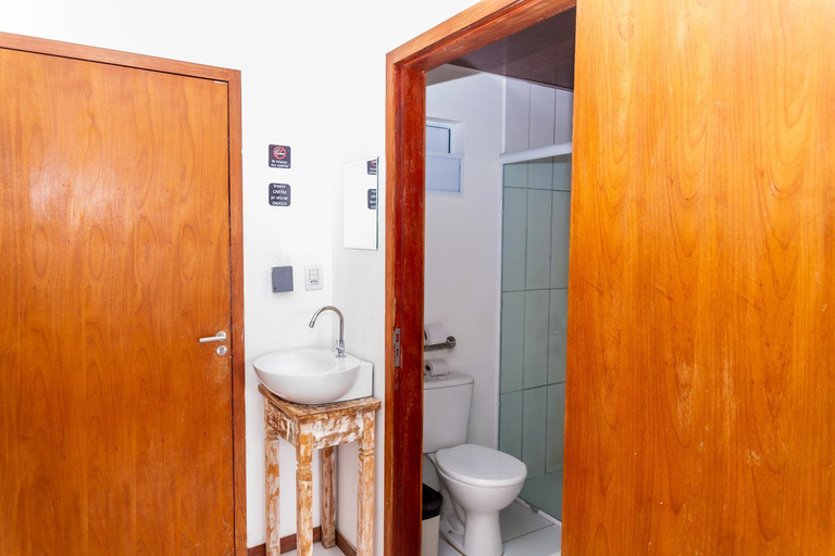 Bathroom 4, Economy Apart, Natal