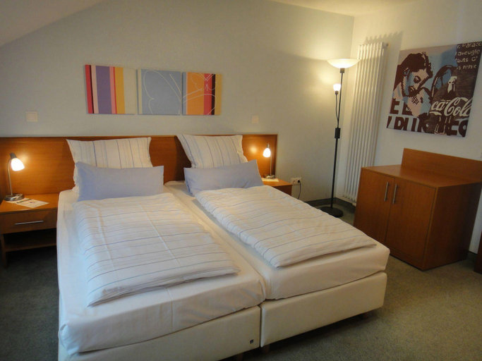 Bedroom 3, Hotel Bayrischer Hof, Heidelberg