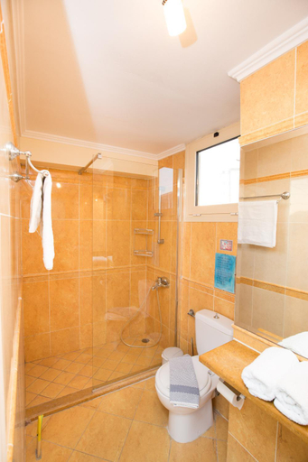 Shower 2, Salty Breeze Beachfront Apartment, Ionian Islands