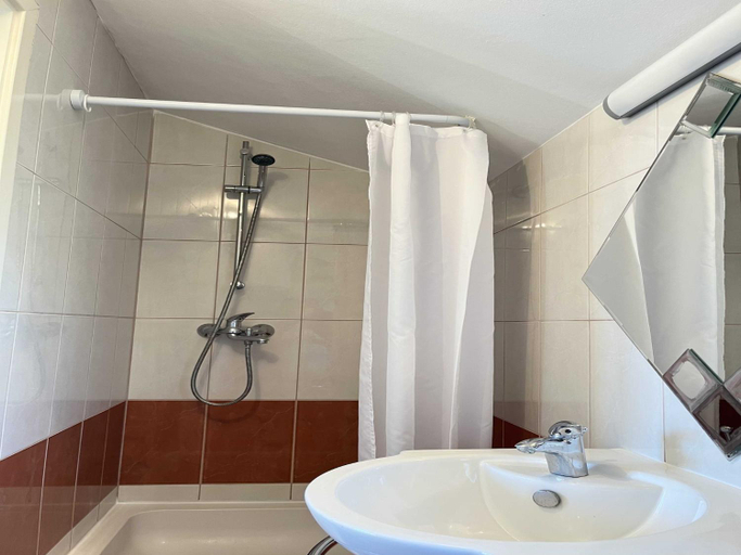 Bathroom 3, Apartment Josipa  Vela Luka- Studio Apartment with Balcony and Sea View, Vela Luka