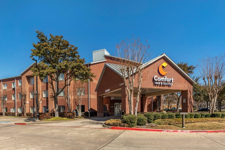 Exterior & Views 2, Comfort Inn & Suites North Dallas-Addison, Dallas