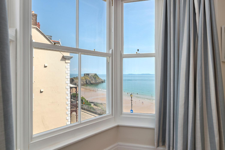 Facilities 3, 5 Paragon Court - Sea Front Apartment, Pembrokeshire
