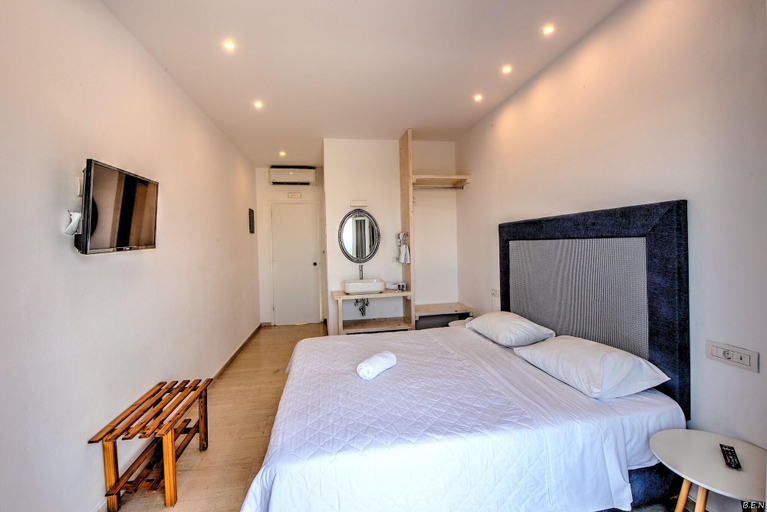Bedroom 3, Anamar Santorini, South Aegean