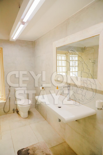 Bathroom, CEYLON STAYZ, Thimbirigasyaya