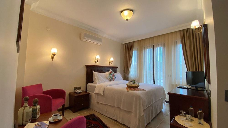 Bedroom 2, Alya Otel, Ayvalık