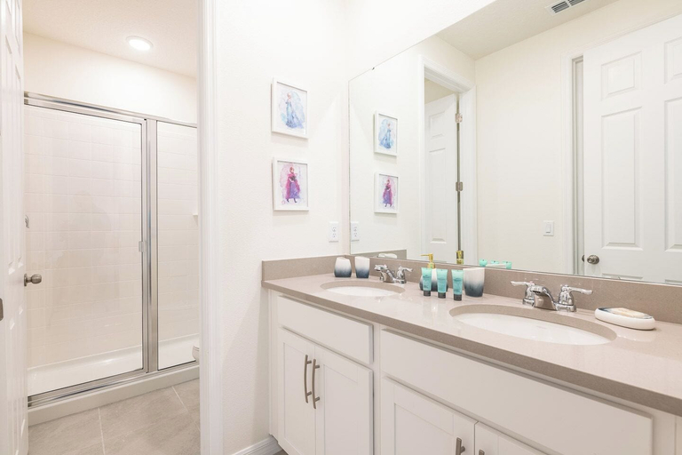 Bathroom 5, Spacious 9-bedroom Orlando vacation home, Osceola