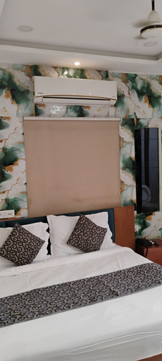 Room 3, BELLA STAYS, Indore
