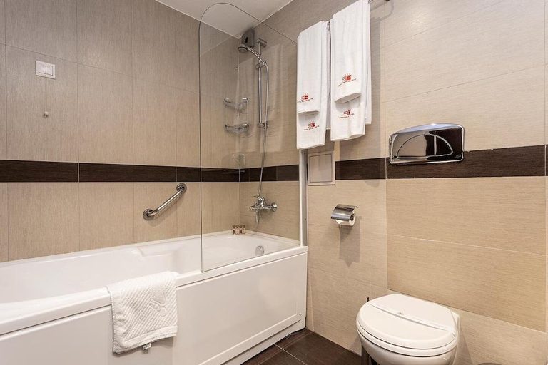Bathroom 3, Sofia Palace Hotel, Stolichna