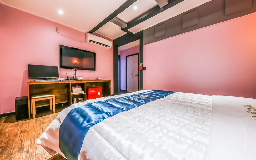 Bedroom 3, Julia Hongsung, Hongseong