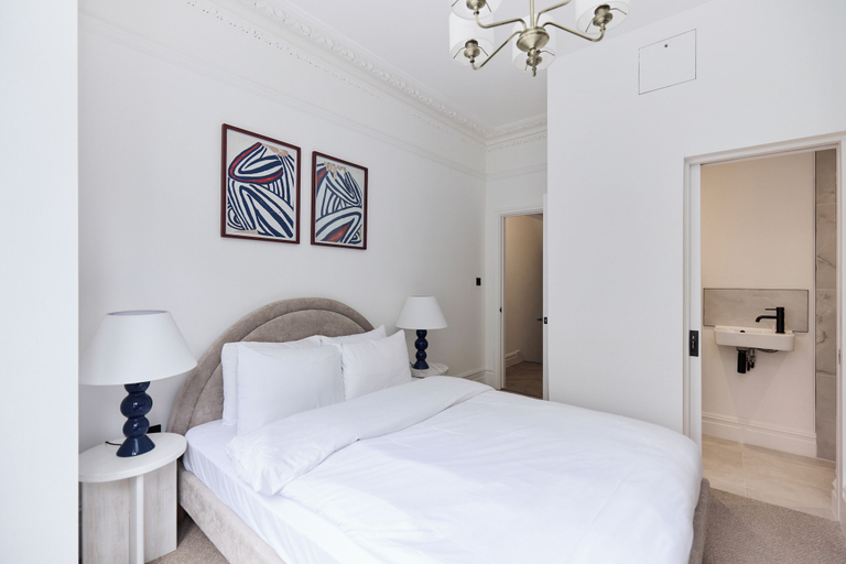 Room 4, The Courtyard Flat, London