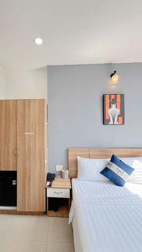Bedroom 3, Victory Hotel 2A, District 7