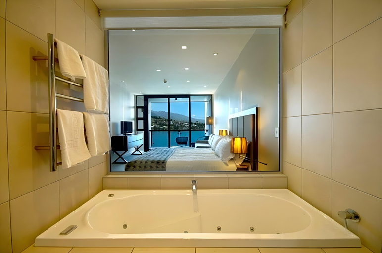 Bathroom 4, The Rees Hotel and Luxury Apartments, Queenstown-Lakes