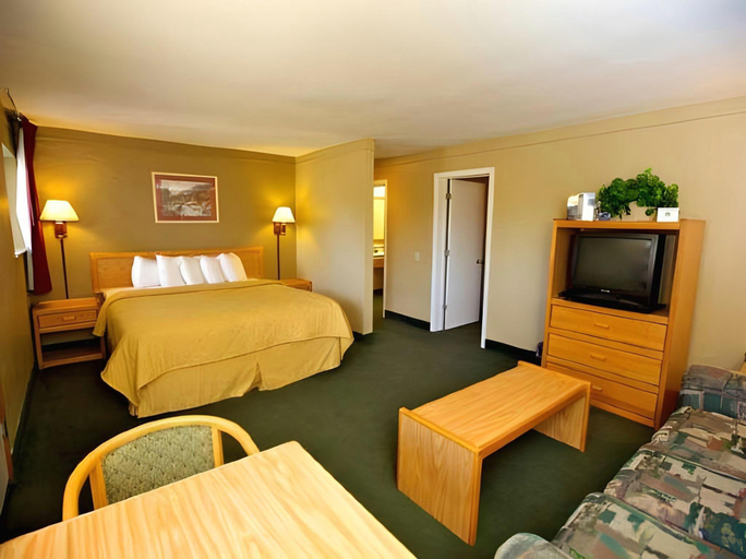 Bedroom 3, Lamplighter Inn & Suites, San Luis Obispo