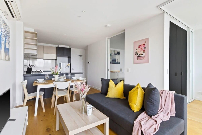 Others 5, A Comfy 2BR Apt w/ City Views Near Southern Cross, Melbourne