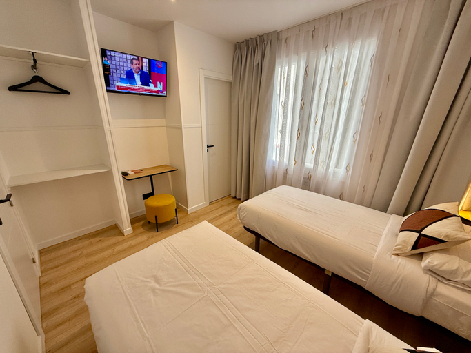 Bedroom 4, Mucho Madrid, Madrid