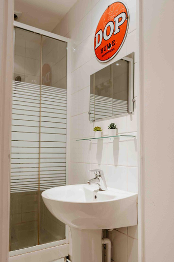 Bathroom, Foch, Seine-Maritime