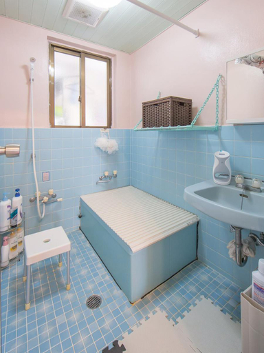 Bathroom, Kitakara Yuima-ru, Nakijin