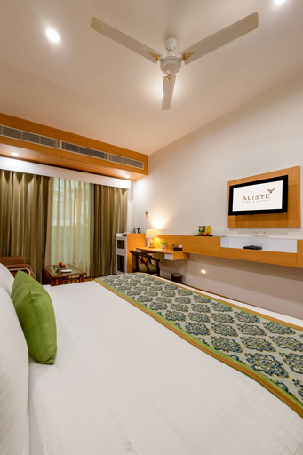 Room 2, Aliste millennium City centre, Fortis, Gurugram, Gurgaon