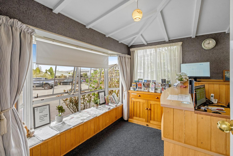 Food & Drinks, Cottage Mews Motel, Taupo