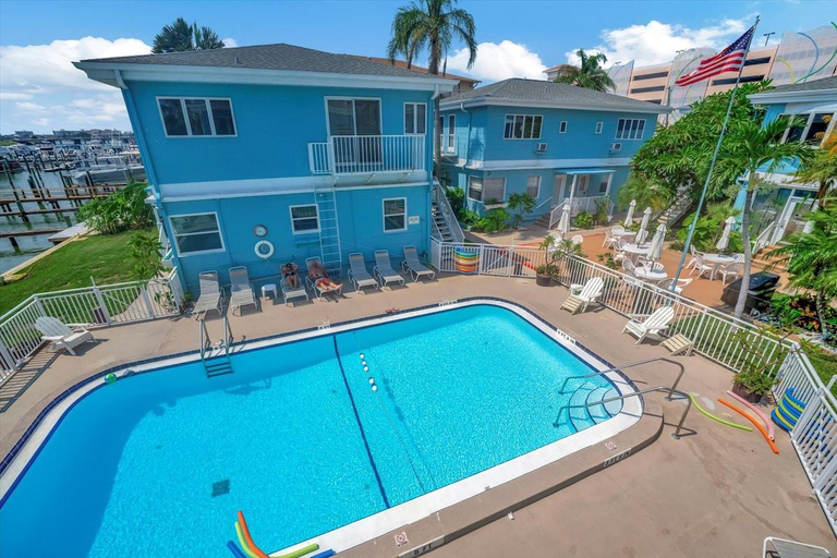 Sport & Beauty 3, Luxury Waterside Suite 2mins 2 beach & heated pool, Pinellas