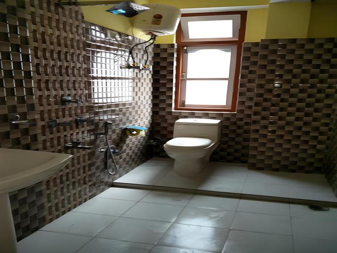 Bathroom, Delight Lachung Heritage, North Sikkim