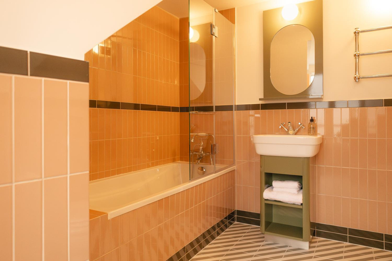 Bathroom 4, Hotel des 3 Colleges, Paris