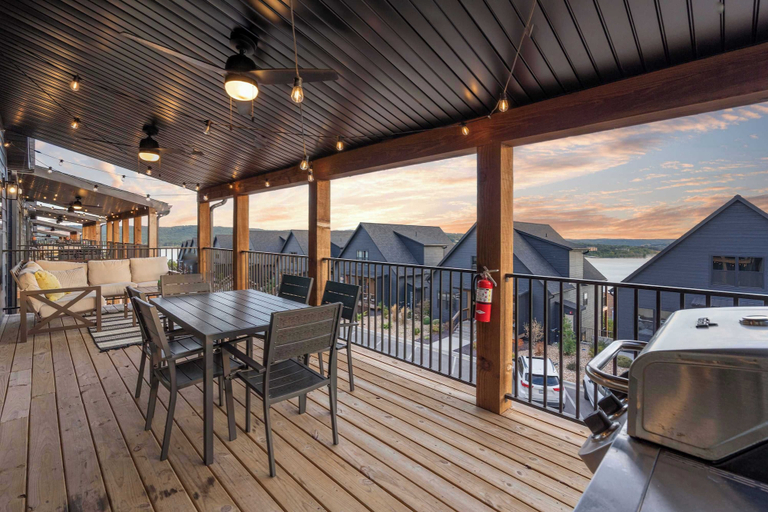 Outdoor dining, Pineapple Duo - Stay for 34, Taney
