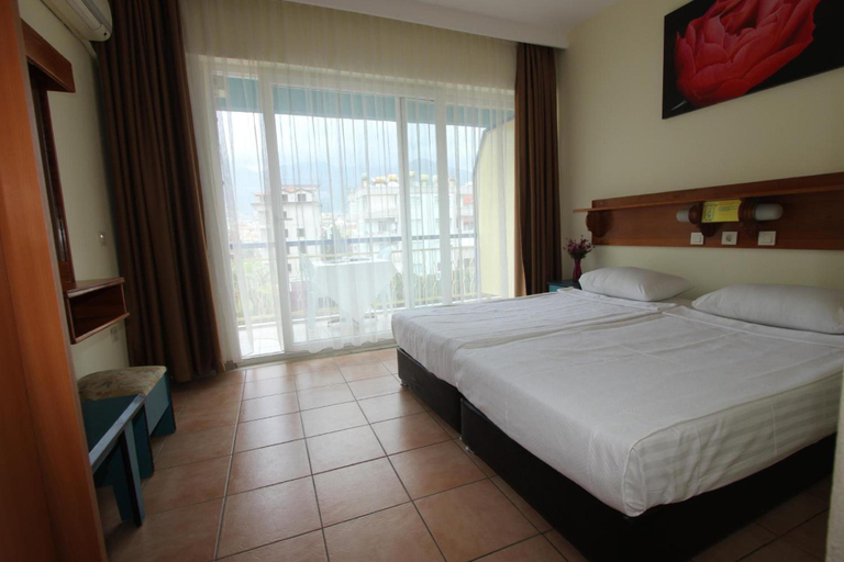 Bedroom 2, Gallion Hotel., Alanya