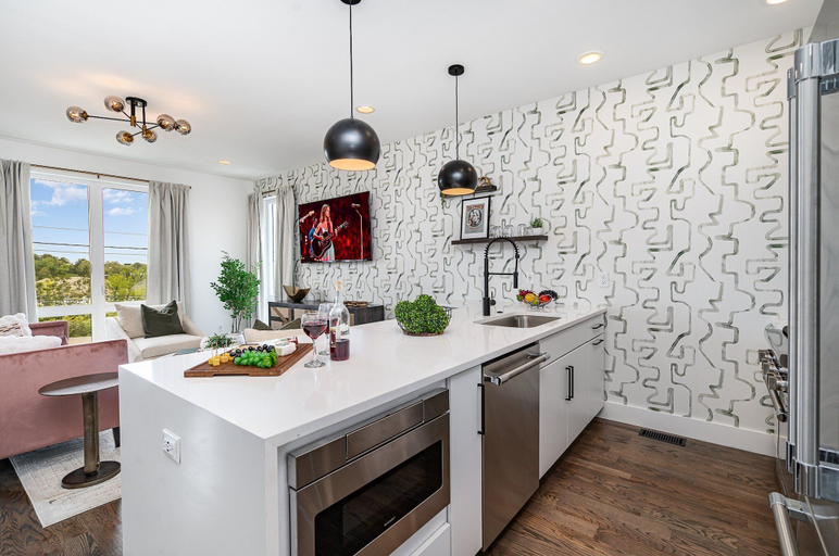 Interior 5, Revival-rooftop Deck/hot Tub- Mins to Broadway, Davidson
