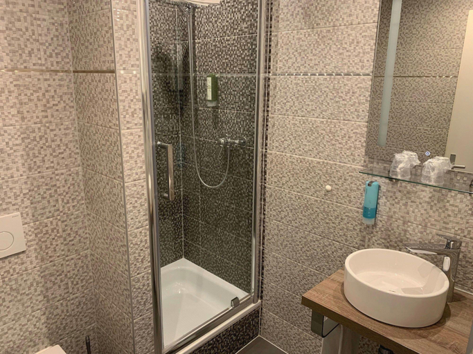 Bathroom 4, Admiral Hotel, Genève
