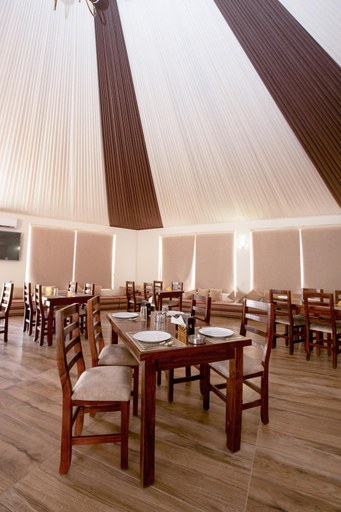 Food & Drinks 4, Omsiat Shahrazad Luxury Camp, Quaira