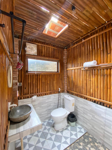 Bathroom, Warung Pinus Glamping, Subang