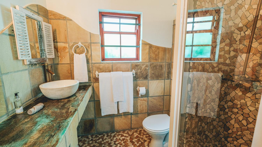 Bathroom 4, Villa Chad Luxury Guesthouse, Overberg