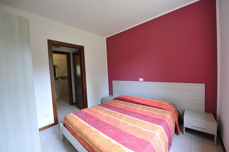 Bedroom 3, Camping Bella Italia, Verona